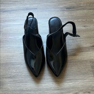Old Navy Black Patent Pointed Toe Slingback Mules